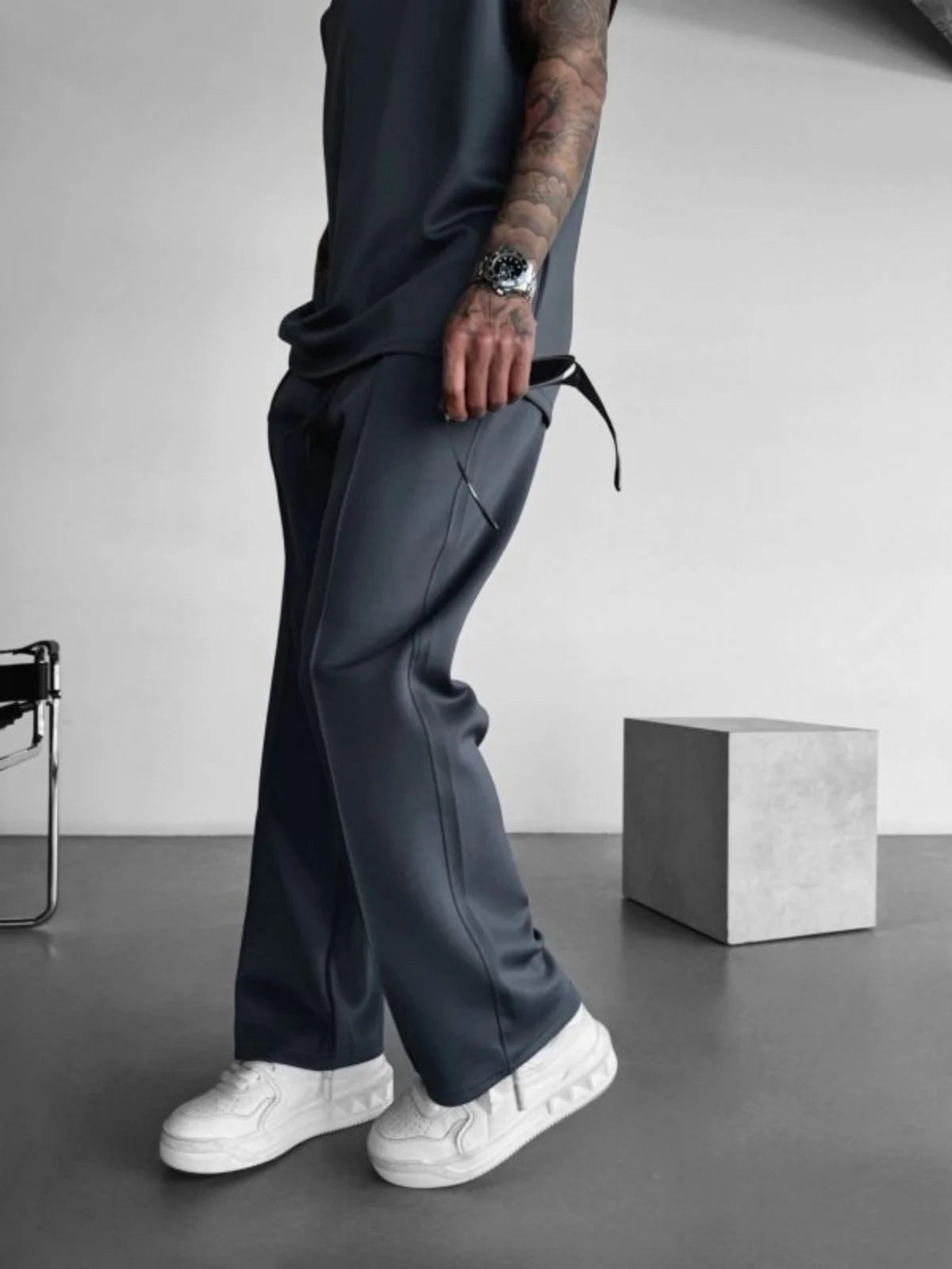 Men’s Casual Solid Color Pants – Elastic Waist Drawstring Trousers with Pleats and Pockets