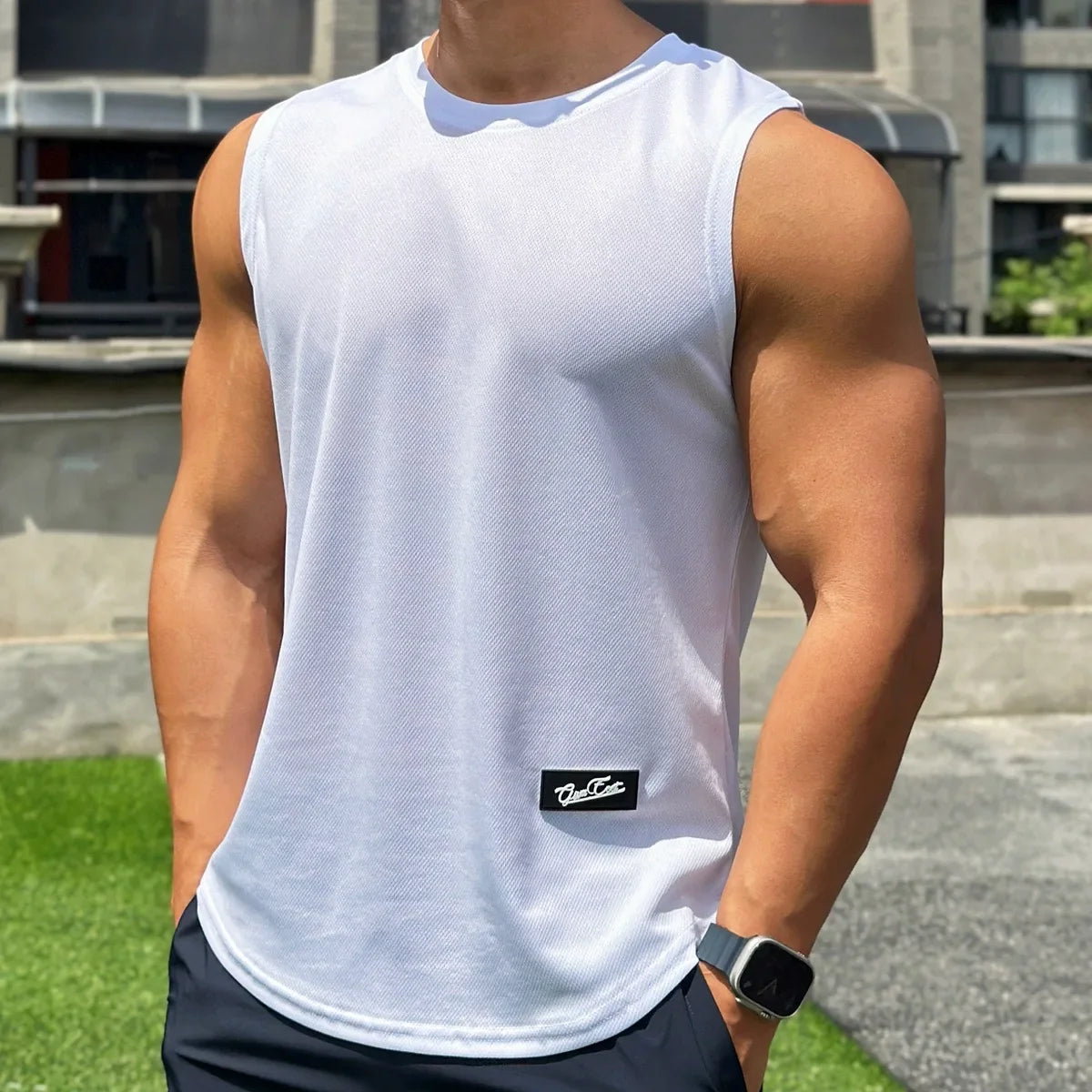 Men's Gym Tank Top – Breathable Sleeveless Workout Shirt – Lightweight Mesh Fitness Vest for Running, Training & Sports
